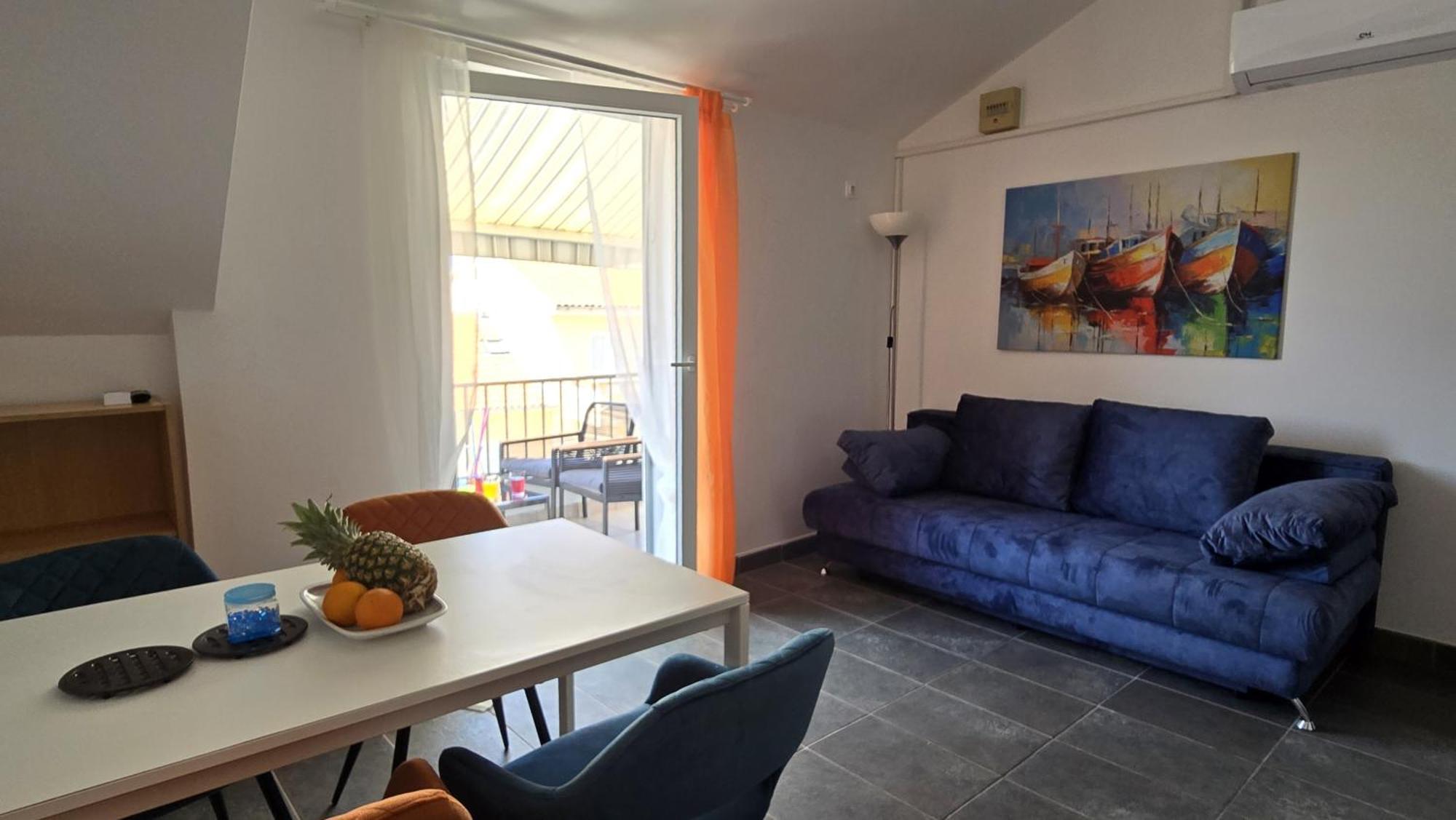 Enigma - In Center Apartment