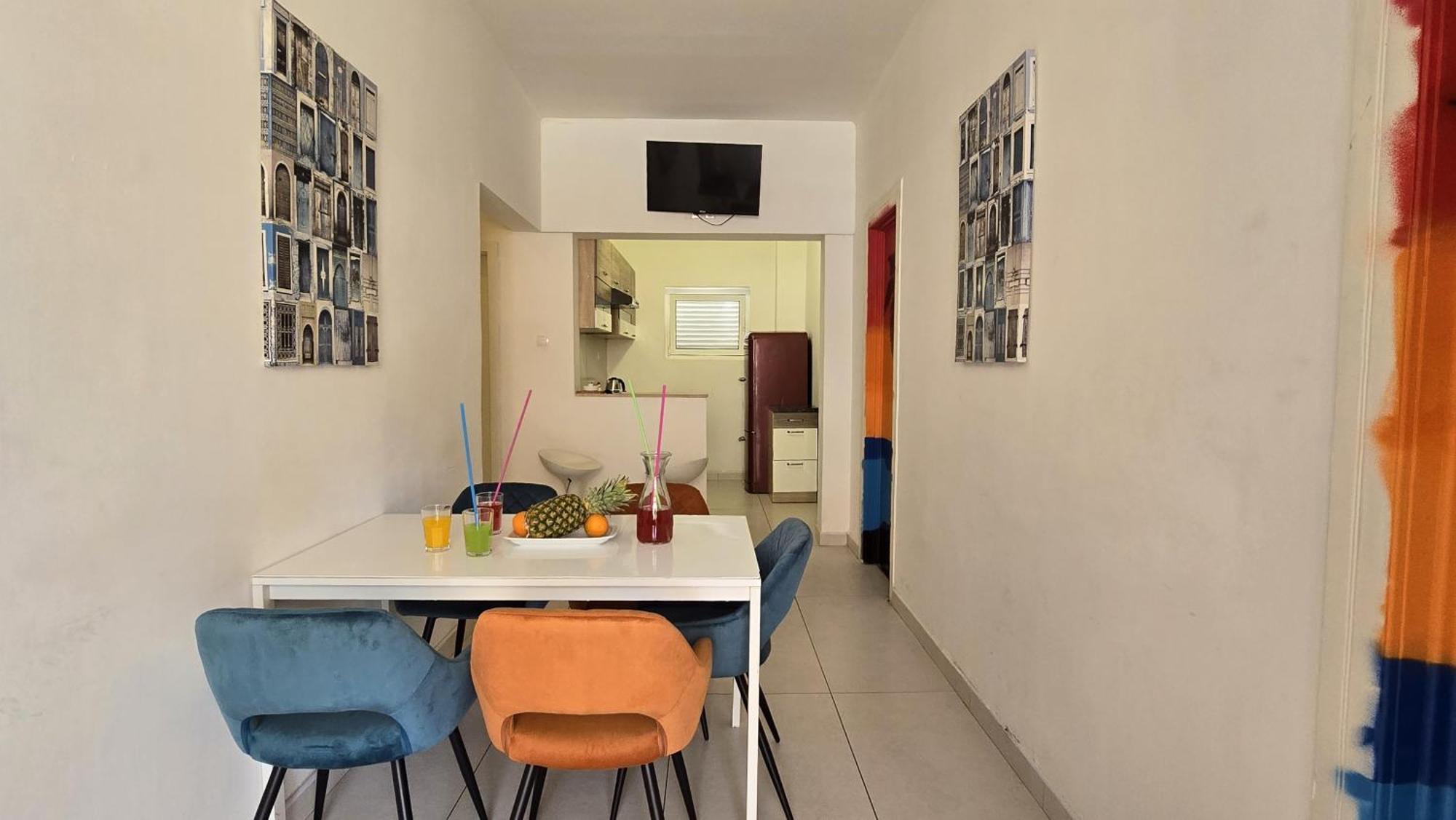 Enigma - In Center Apartment