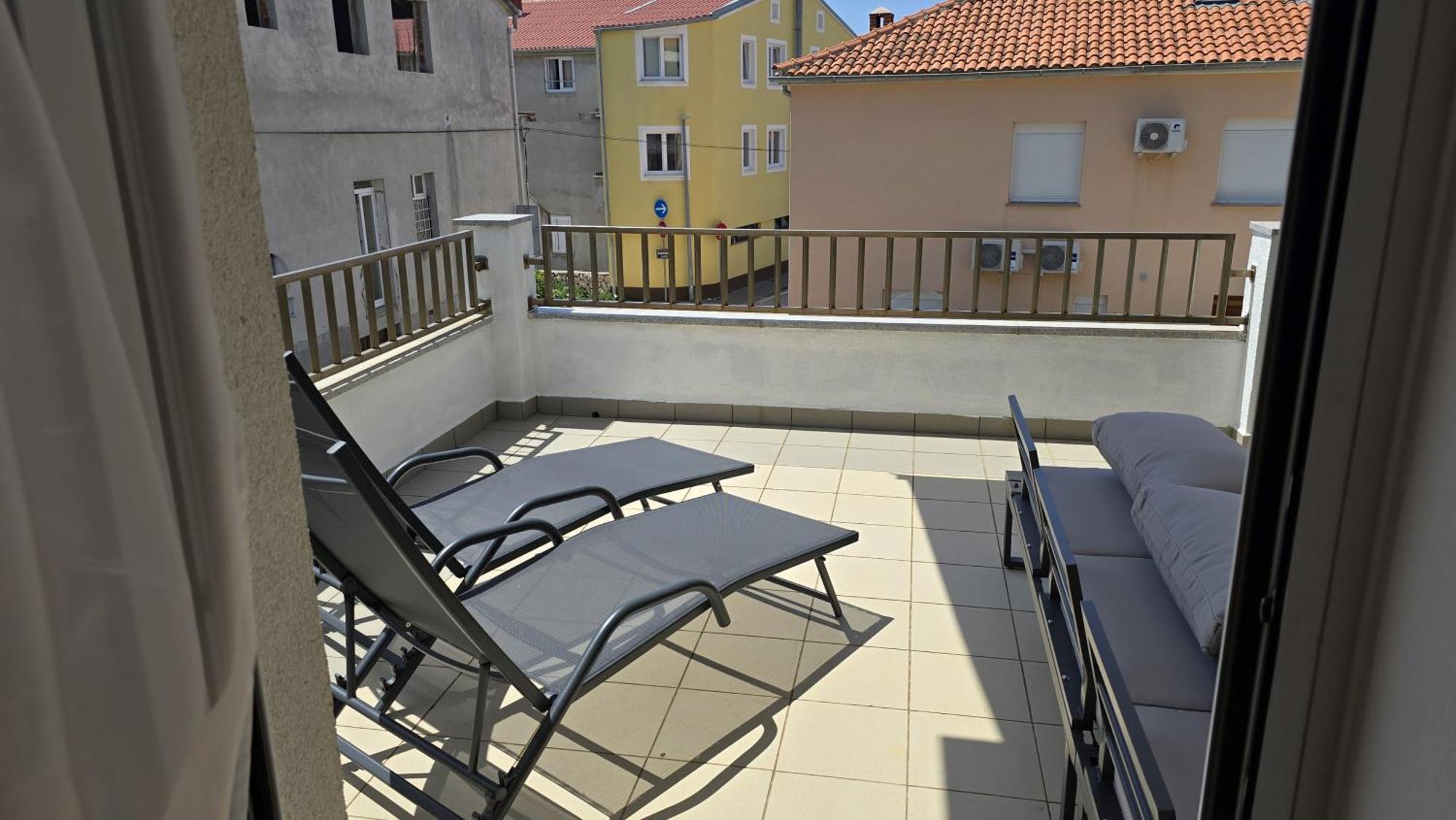 Apartment Enigma - In Center Novalja